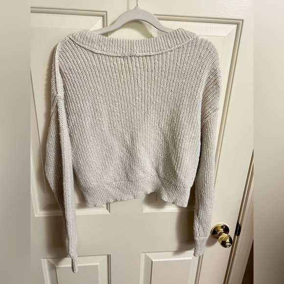 American Eagle AE Cropped Cable Knit Button Up Cardigan Sweater Size Medium - Picture 5 of 5